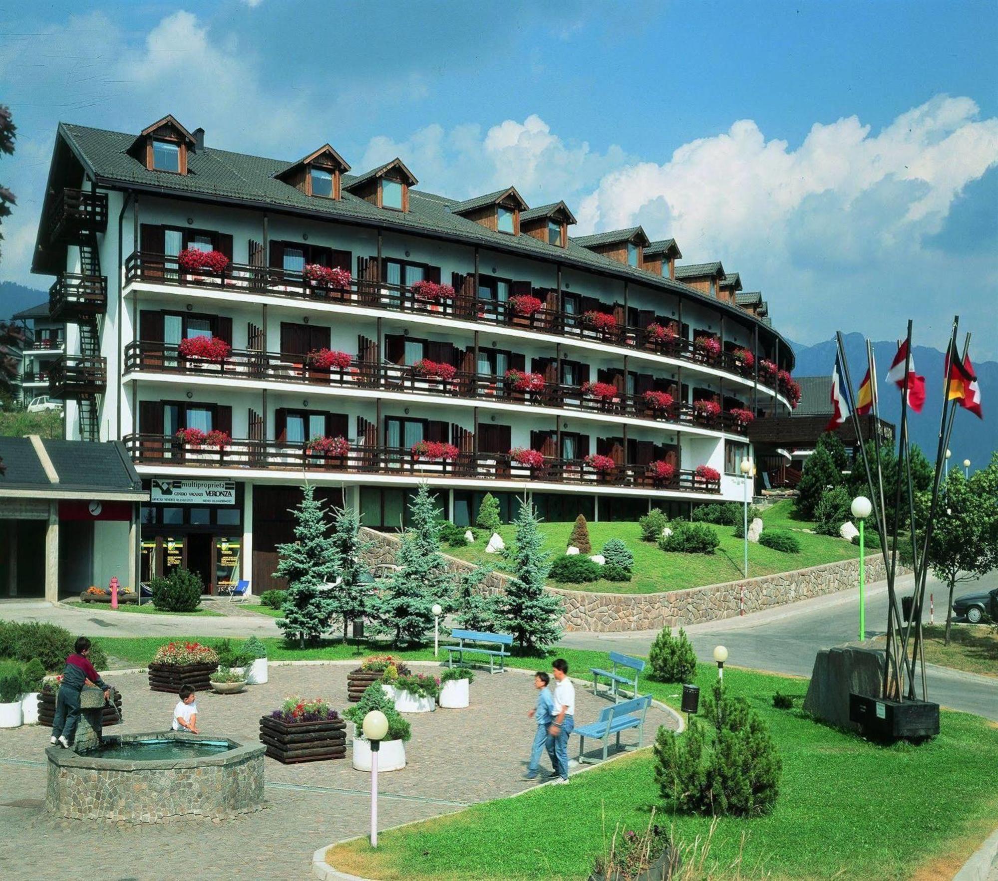 Apartamento La Tana - Agenzia Dolomiti Affitti Cavalese Exterior foto